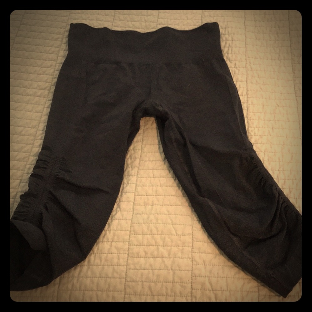 Lululemon yoga pants- cropped
